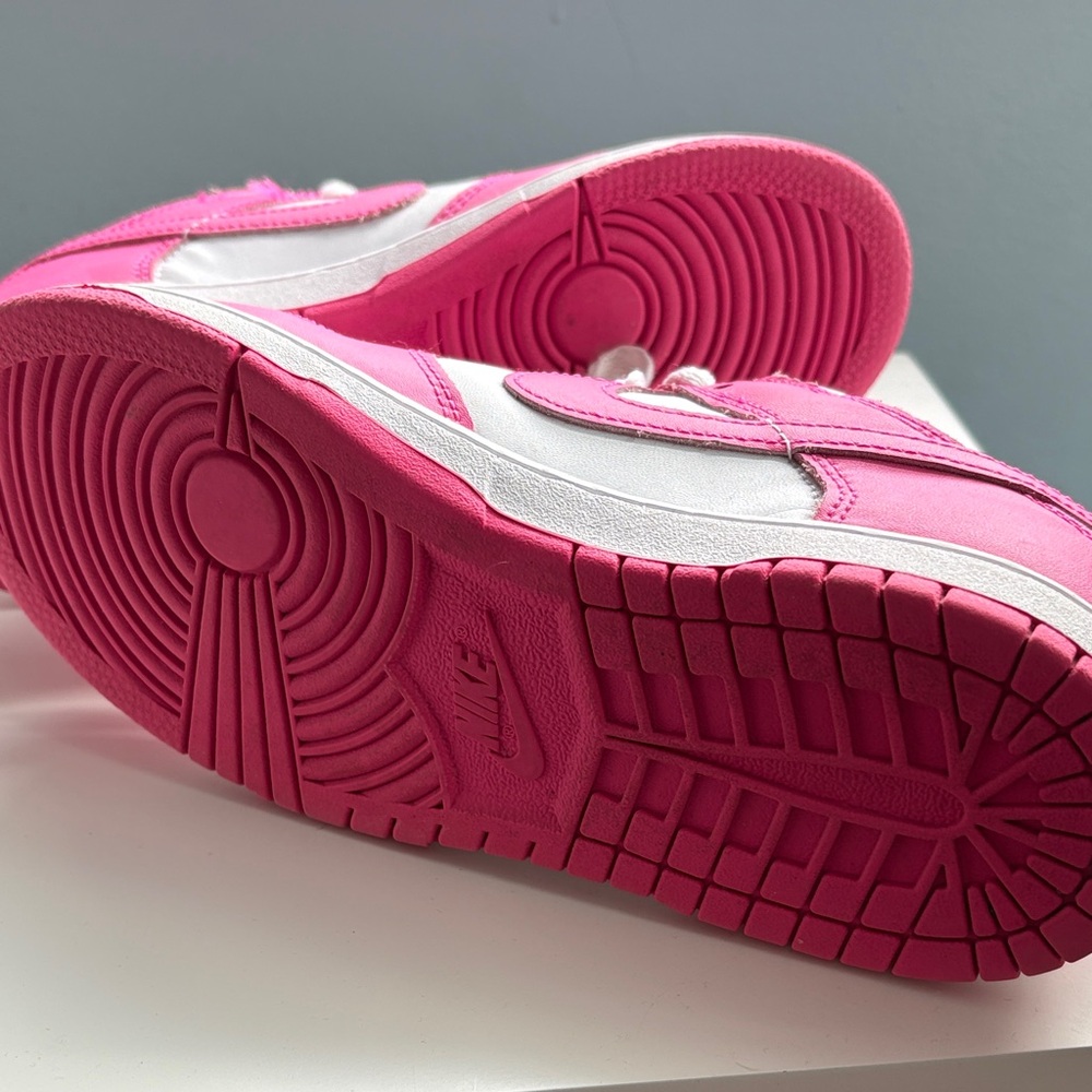 Nike Vibrant Pink and White Athletic Shoes - Picture 4 of 9